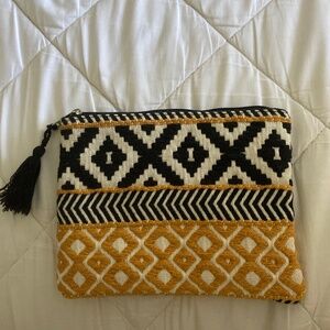 2Chic clutch